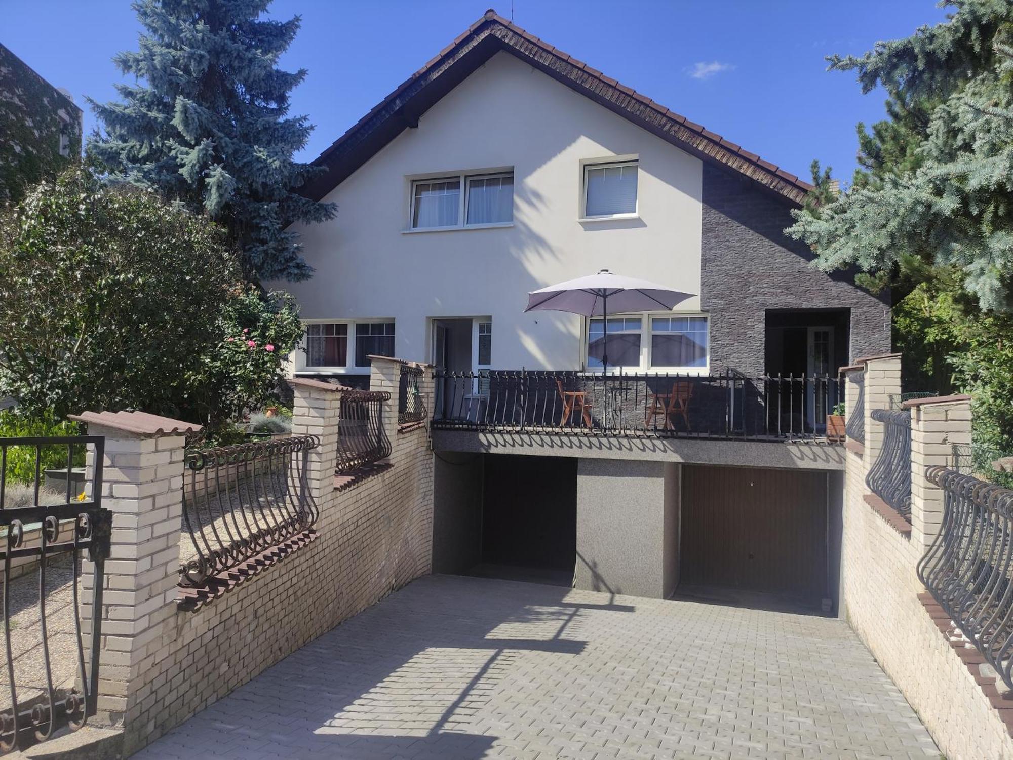 Cozy Gardens Apartments In Prague Luaran gambar